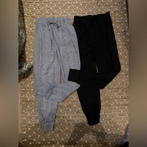 Bundle of 2 pairs of ladies joggers